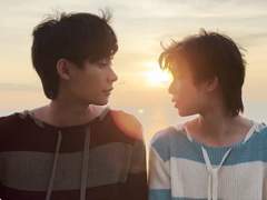 영상에서 꿀 떨어져요