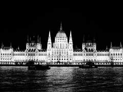 흑백사진_ 부다페스트 국회의사당 야경