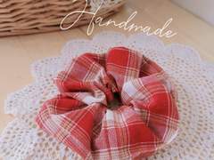 핸드메이드 레드체크 스크런치