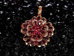 태양보다, 달보다도 빛이 났던 당신에게.