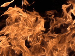 피어오르던 불꽃은