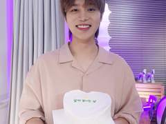 입술에 입술 : 外 두 개의 달이 빛나는 날