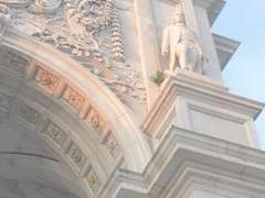 널 향한 내 마음이 한낱 청춘의 끝자락으로 남지 않기를 기도했어.