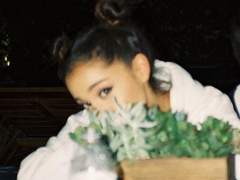 똑똑... 여보..자? 나 들어가도 돼?