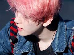 The night smells like peaches.