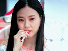 징그럽고 잔인하던 그 시대를 너머.