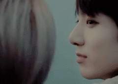 그렇게 화가 난 눈으로 날 쳐다봐줘요