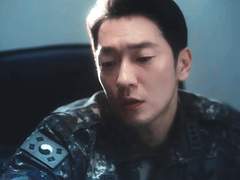 충성, 임 대위님. 보고 싶습니다.