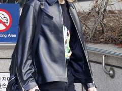 01. Q. 재현씨, 재민씨를 부르는 애칭이 뭔가요? A. 애기요.