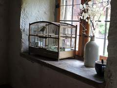 새는 신에게로 날아간다.