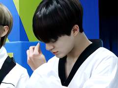 사랑의 불도저 채대생 이제노..