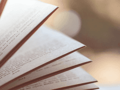 비 긋는 처마 밑 中.