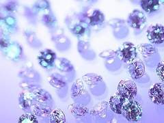 寶石을 쥐어낸 細工師