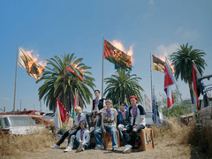 둠두둠 (Doom Du Doom) MV