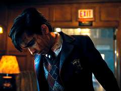 파이브벤으로 킬러 파이브가 타겟 모가지 따는 현장을 벤에게 들키는데