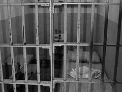 [깜방일기]죄수별곡 : 14.은팔찌 차고 똥누기