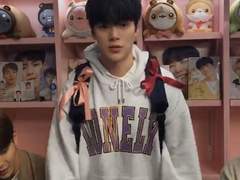 최애캐랑 똑같이 생길 수 있는 거임? 상사도? 下