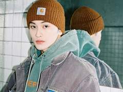 네 곁의 사랑과 행복하기를