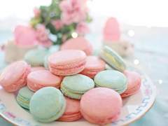 내밀어진 그 손을 잊을 수가 없어서.