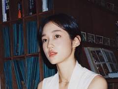 우리들 날지도 못하고 울지만