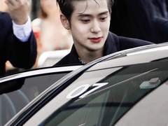 재현이 정략혼을 했는데 정략혼 상대는 신경쓰지 않고 애인만 신경써서 정략혼 상대의 가슴이 찢어지는게 보고 싶어