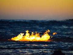 태양을 타고 떨어진 한 방울의 붉은 불꽃