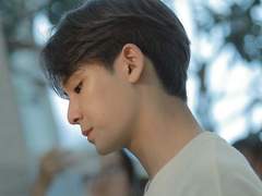 큰 바다와 언덕