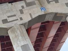 윤슬이 빛나는 강 위의 나