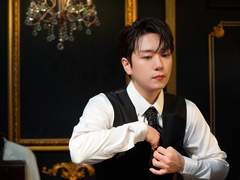 그 어린 전쟁영웅은 우울하고, 불행했다. 中