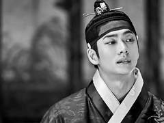 당신이 보호라 일컫는 것이 사랑임을 모르지 않았다