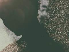 네 어깨의 무게에 눌려