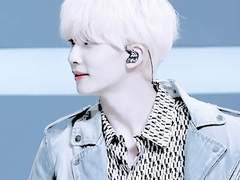 윤정한 홍지수 문준휘 이지훈 서명호 최한솔 이찬