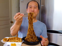 먹방 브베 - 짜장면 2개 먹방