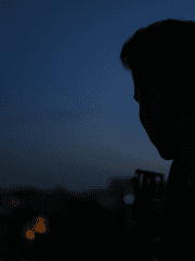 자정을 거니는 자들