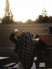 그 곳의 우리를 도와줄 사람들은 없었다