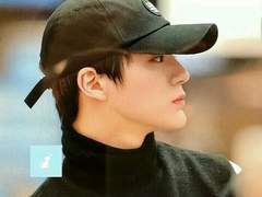 나는 싫다고 했으면서 다른 여자 앞에선 잘 웃네