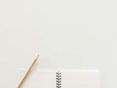 회색 줄이 그어진 깨끗한 편지지