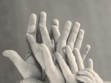 목숨을 걸어야 하는 것.