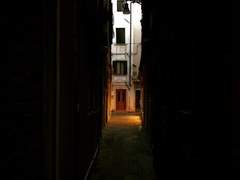 속이 비어버린 것에 의미가 채워질 때,