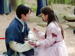 맞잡은 두 손 上