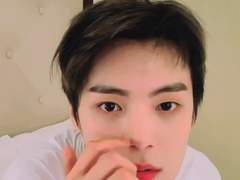 12. "우리 배우, 볼 거 얼굴 뿐인데 어쩌나."