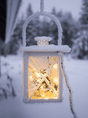 마녀와 눈이 내리는 저택