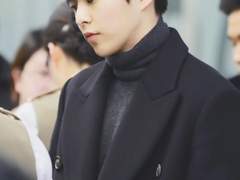 티가 나는 눈빛 中上