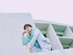 티가 나는 눈빛 中