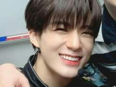 나 화장 하는거 지켜보는 엔시티