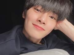 잠꼬대하는 나 귀여워하는 양정인