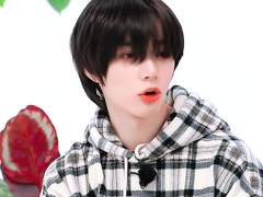 星の光を浴びて輝く恒星。