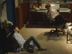 둘만의 세상에 남겨졌다.