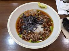 2022. 9. 30. 퇴사하는 직원과 마지막 점심식사를 하였고 손편지와 감동적인 선물을 받았다.