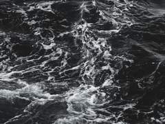 05# 꽤 늦은 시간인데 깨어계시네요.